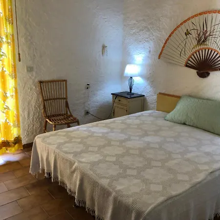 Serafina 100 Mt Dal Mare Budoni Вилла *
